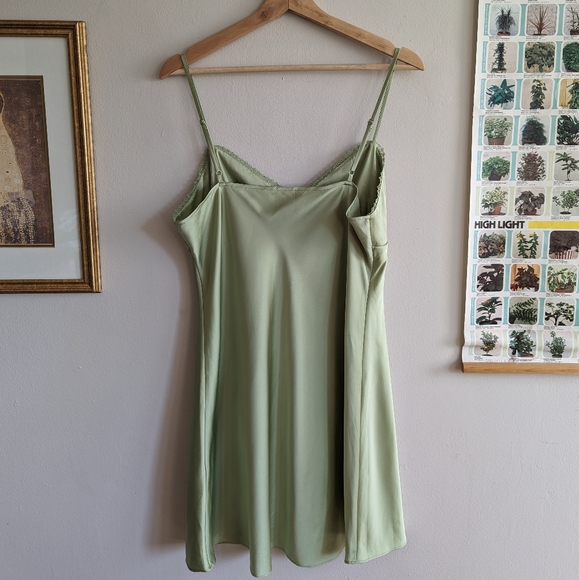 Sunday Best Rae V-neck slip dress - Picture 7 of 9